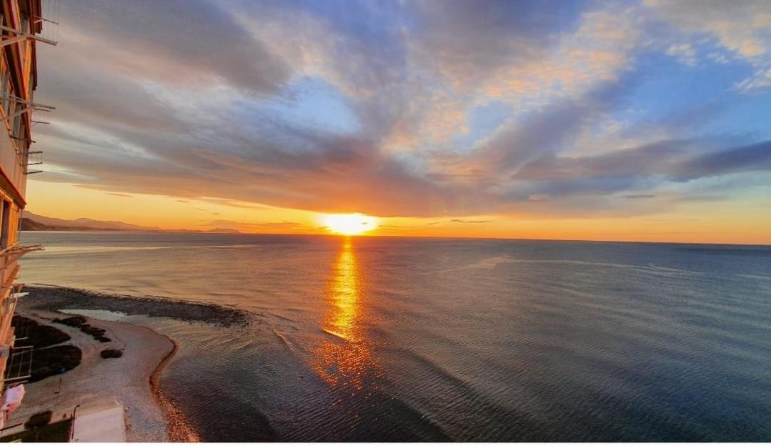 Sobre Las Olas Del Mar El Campello Eksteriør bilde